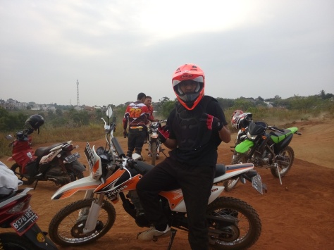 ngobrol Motorcross siap uji coba Track Limo Cinere
