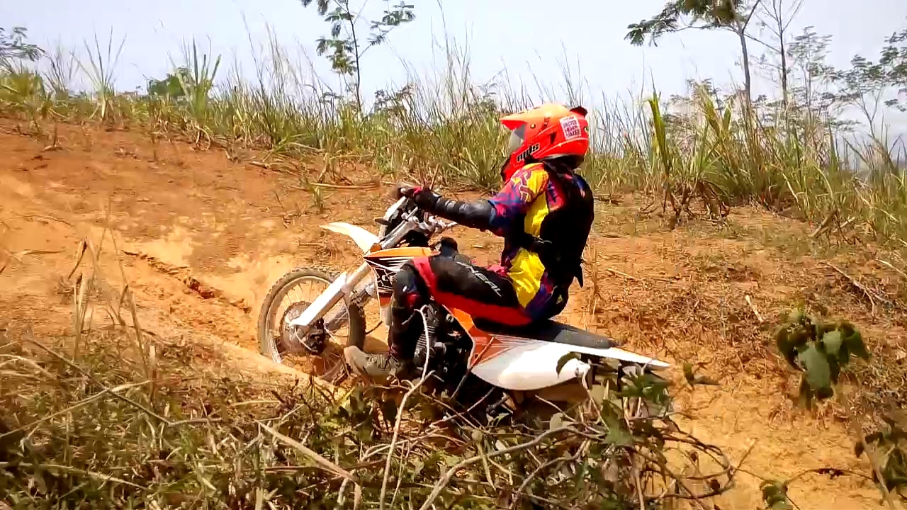 Viar Cross X 150cc Motor Trail Yang Pas Buat Kantong Ngobrol