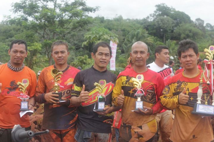 Para pemenang Gorila Member Enduro (ki-Ka Wanwer, Bayu, Mono, Obot, Romodoso)